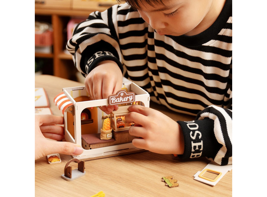 ROBOTIME Rolife DIY House: Teddyho pekařství s LED osvětlením 67 dílků