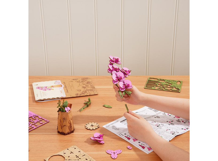 ROBOTIME Rowood 3D dřevěné puzzle Orchidej 102 dílků