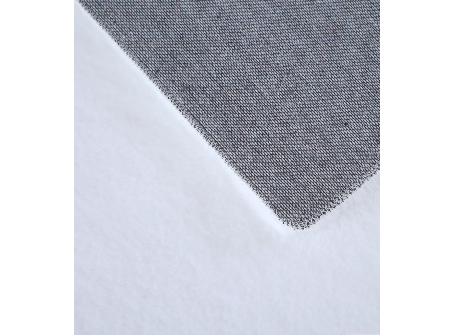 Kusový koberec Pouffy 5100 White