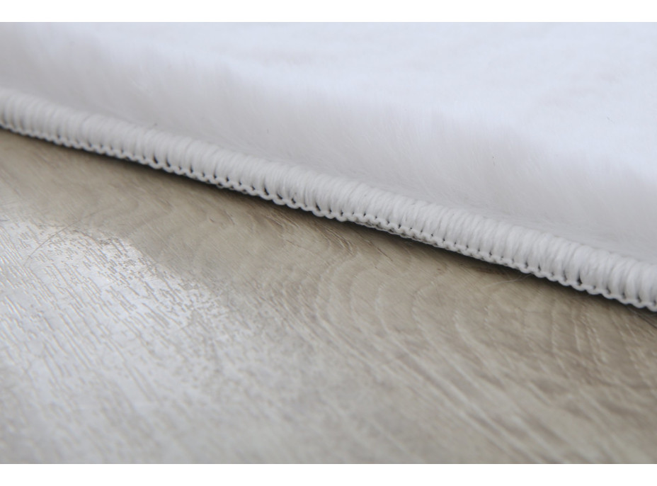 Kusový koberec Pouffy 5100 White kruh