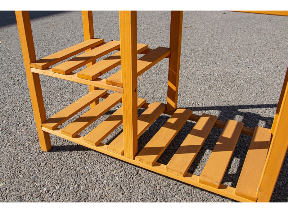 2Kids Toys Dřevěná zahradní kuchyňka s dřezem