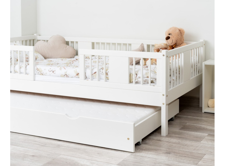 Dětská postel z masivu borovice LUNA 20 - 200x90 cm