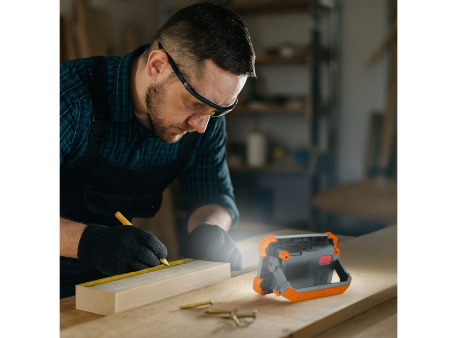 Solight LED reflektor 10W, přenosný, nabíjecí, 1000lm, oranžovo-černý