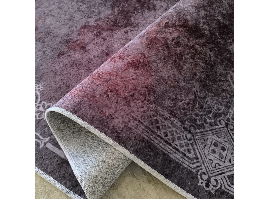 Kusový koberec HONOR New - Edge - tmavě červený