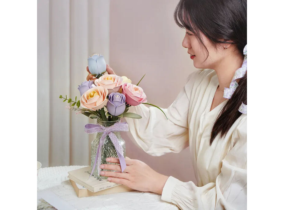 ROBOTIME Rokr Floral Art: 3D puzzle Modrá růže 37 dílků