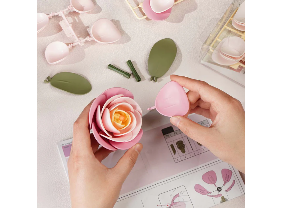 ROBOTIME Rokr Floral Art: 3D puzzle Zelená růže 37 dílků