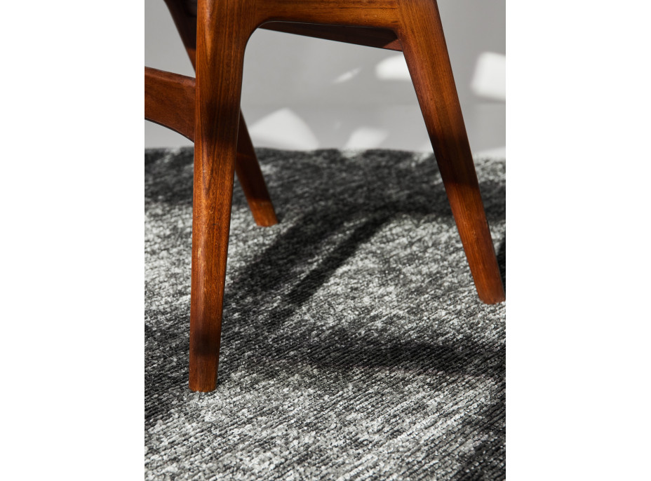 Běhoun Brilliance Prisma 106310 Silver Grey z kolekce Elle