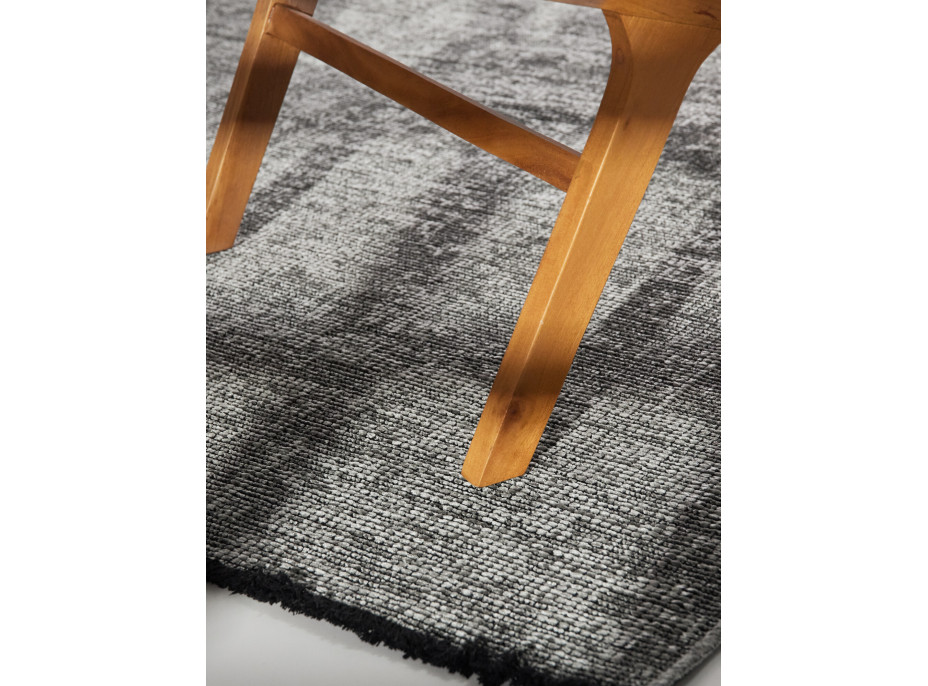 Běhoun Brilliance Prisma 106310 Silver Grey z kolekce Elle