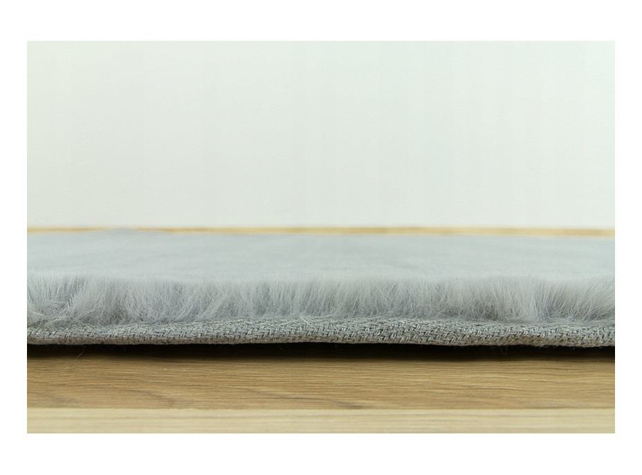 Kusový koberec CHRISTIANIA - světle šedý - imitace králičí kožešiny