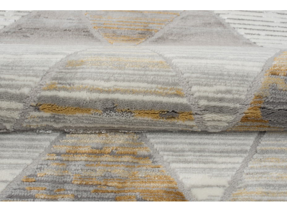 Kusový koberec ASTHANE triangl - šedý/žlutý