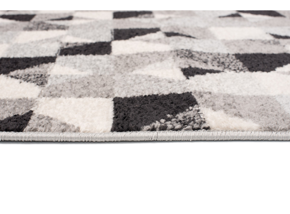 Kusový koberec AZUR trojúhelníky typ B - šedý/antracitový