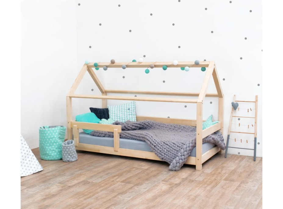 Dětská domečková postel z masivu 200x90 cm TEREZA se zábranami