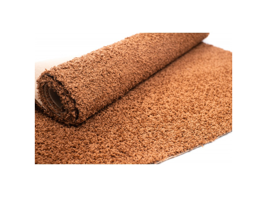 Kusový koberec SHAGGY WIKI – oříškově hnědý