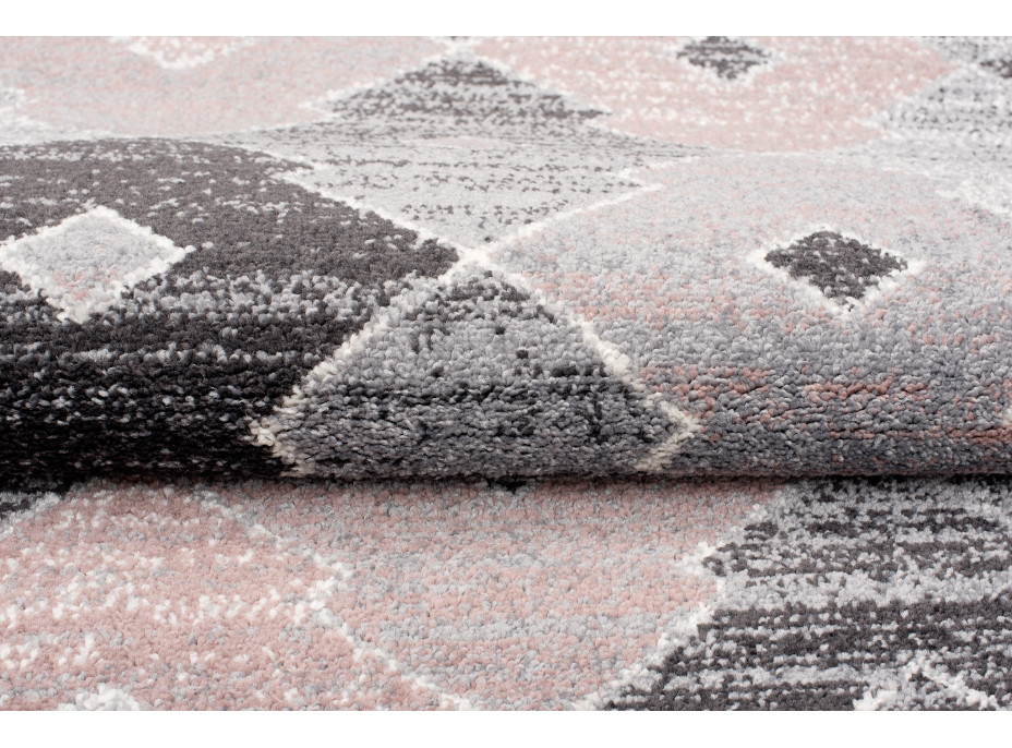 Kusový koberec FIKA Pie – krémovo-růžový