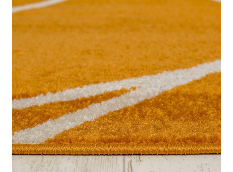 Moderní kusový koberec SPRING Raven - oranžová