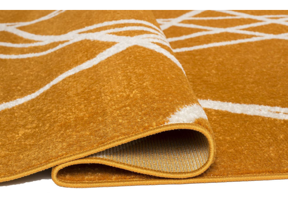 Moderní kusový koberec SPRING Raven - oranžová