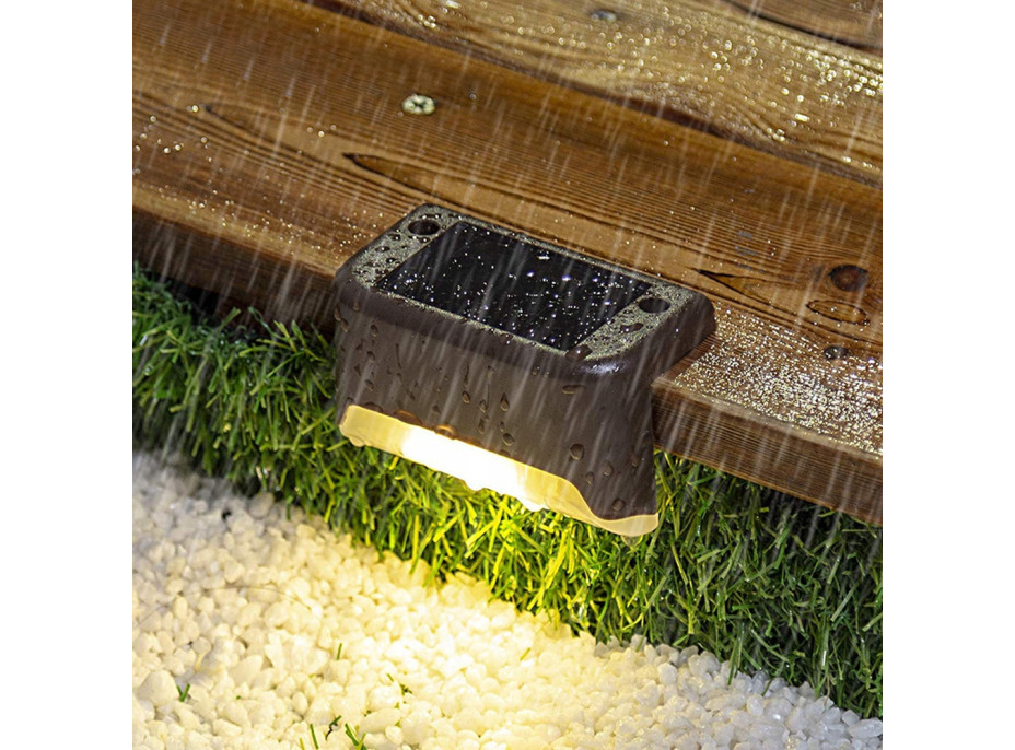 Zahradní LED solární lampa na zábradlí nebo schody s automatickým zapnutím