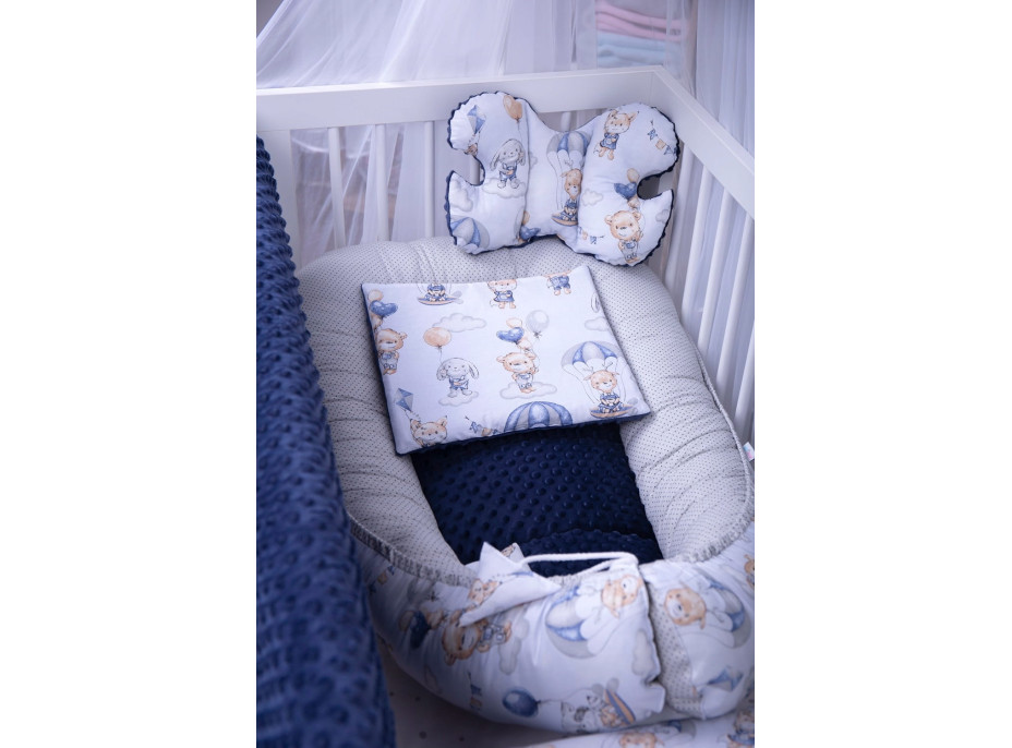 Oboustranné hnízdečko (kokon) pro miminko - BABYMAM PREMIUM set 7v1 - Procházka v oblacích s tmavě modrou minky