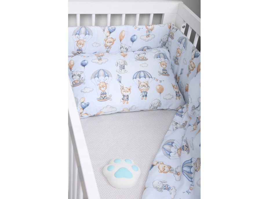 Ochranný mantinel do postýlky 180x30 cm BABYMAM PREMIUM - Procházka v oblacích/šedé tečky