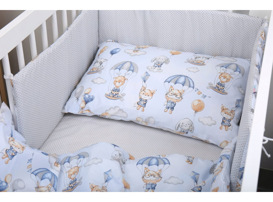 Ochranný mantinel do postýlky 180x30 cm BABYMAM PREMIUM - Procházka v oblacích/šedé tečky