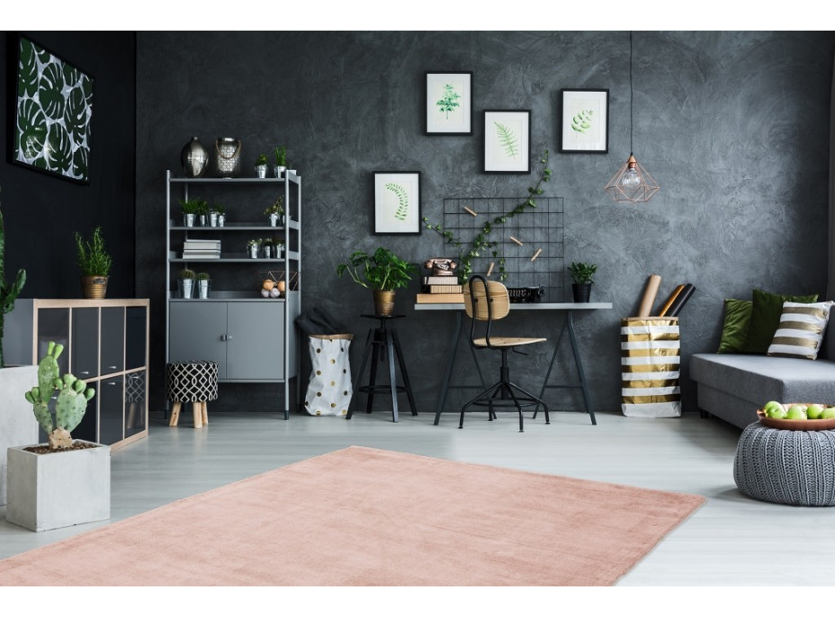 Ručně tkaný kusový koberec Maori 220 Powder pink