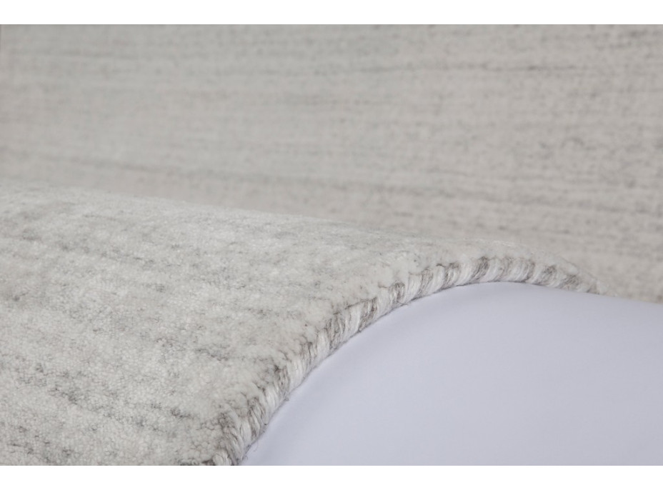 Ručně tkaný kusový koberec Legend of Obsession 330 Silver