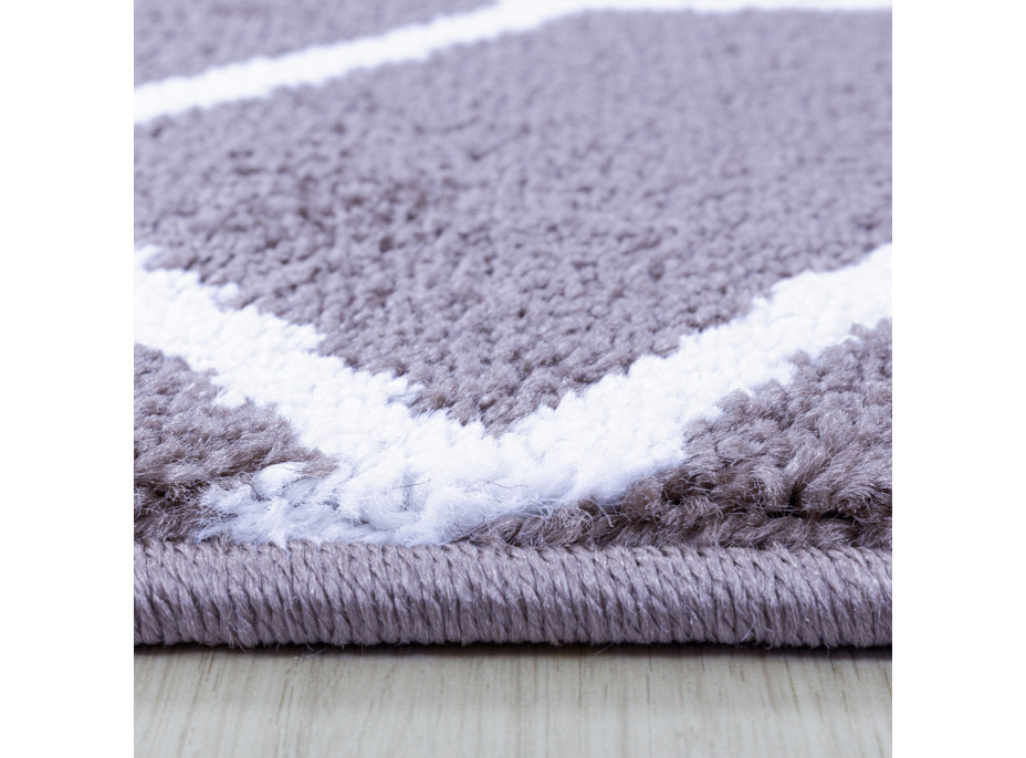 Kusový koberec Efor 3713 violet