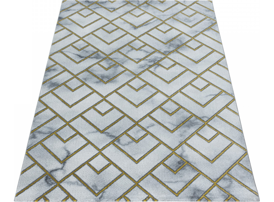 Kusový koberec Naxos 3813 gold