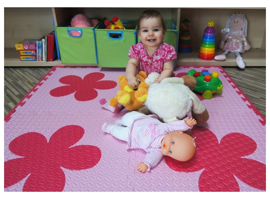 Pěnový BABY koberec s okraji - růžová,červená
