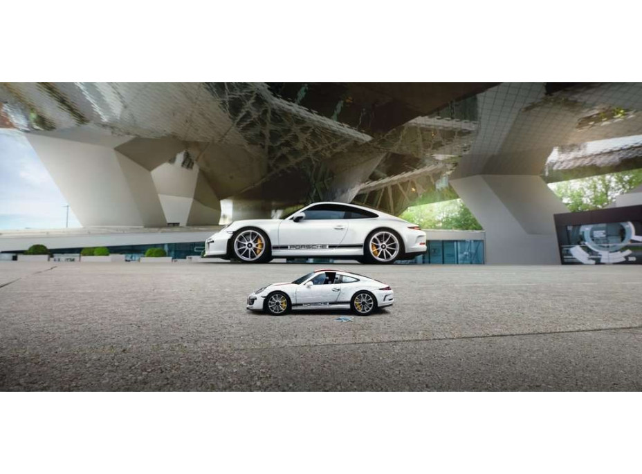 RAVENSBURGER 3D puzzle Porsche 911 R 108 dílků