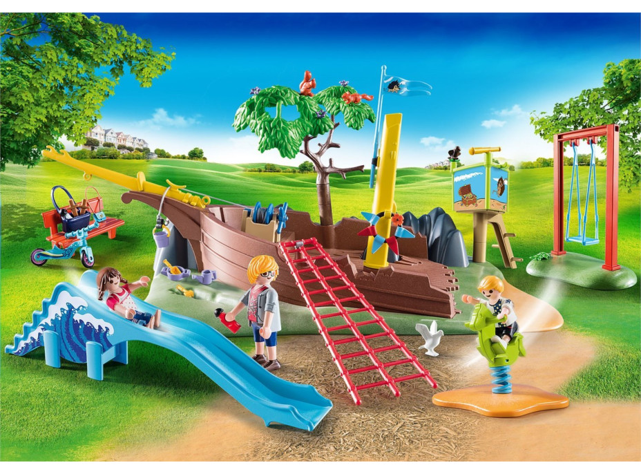 PLAYMOBIL® City Life 70741 Dětské hřiště s vrakem lodi