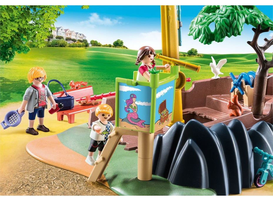 PLAYMOBIL® City Life 70741 Dětské hřiště s vrakem lodi