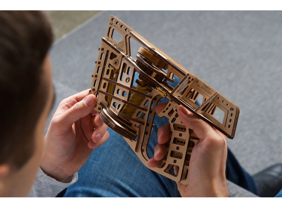 UGEARS 3D puzzle Kluzák se startérem 200 dílků