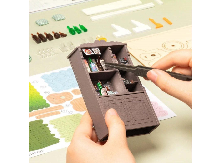 ROBOTIME Rolife DYI House: Light Music bar s LED osvětlením